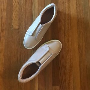 Halagon blush nude colored slip on sneakers. 9 M unworn